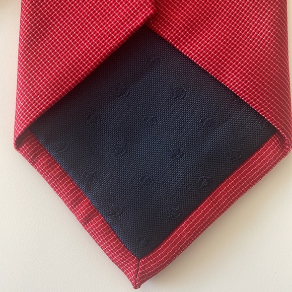 Red Solid Silk Club Room Tie - Picture 7 of 8